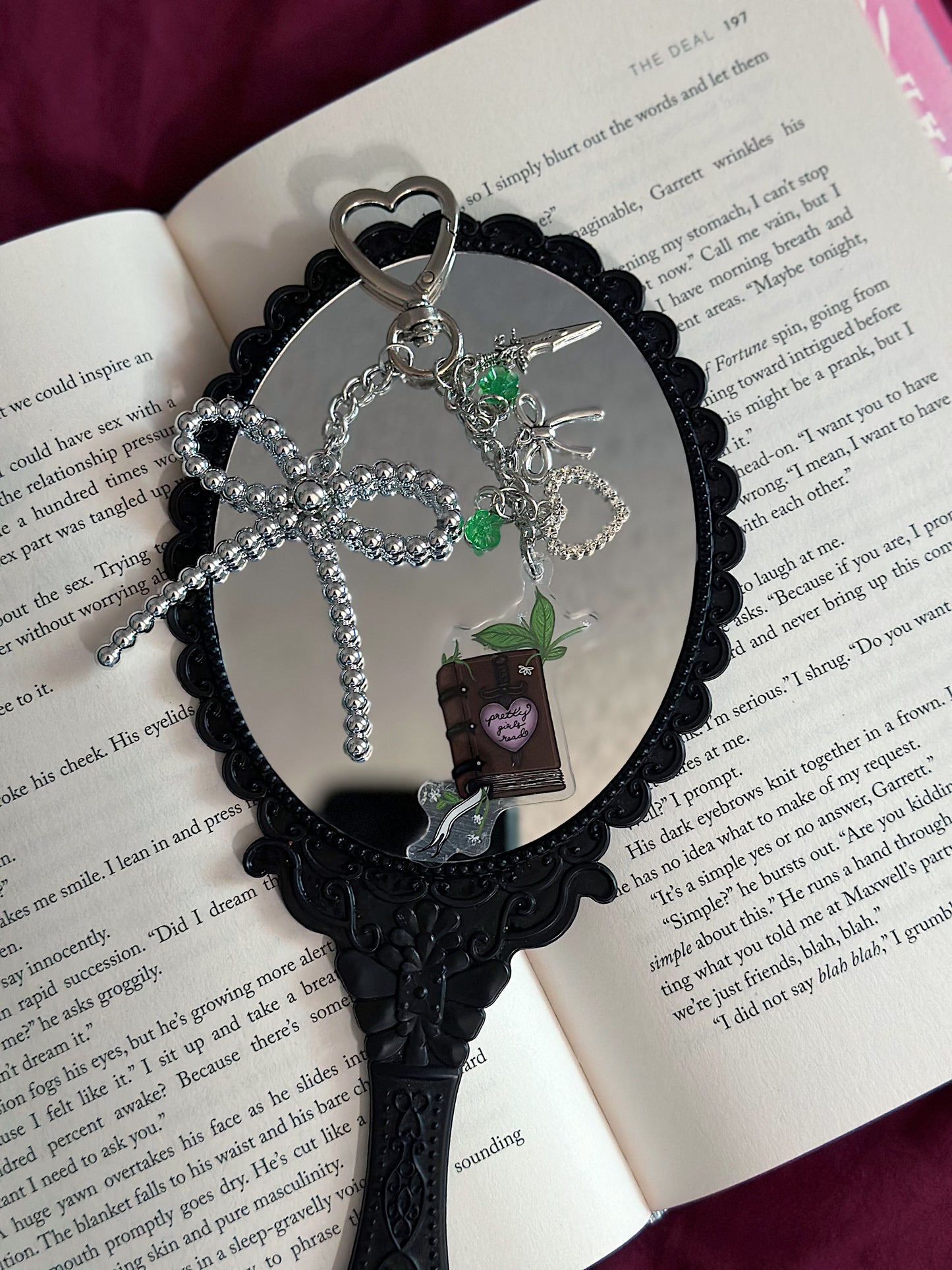 pretty girls read charm (silver)
