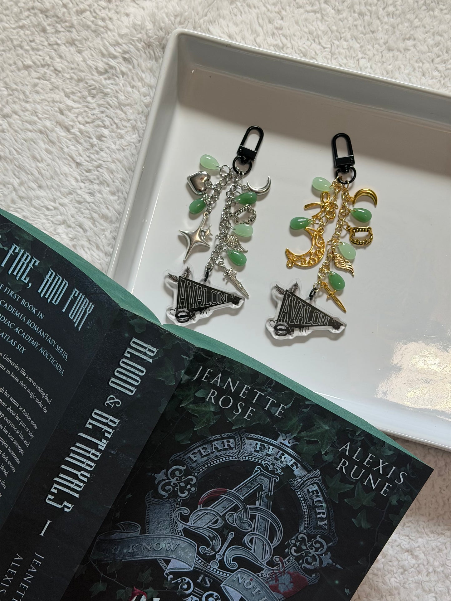 Avalon E-Reader Charm